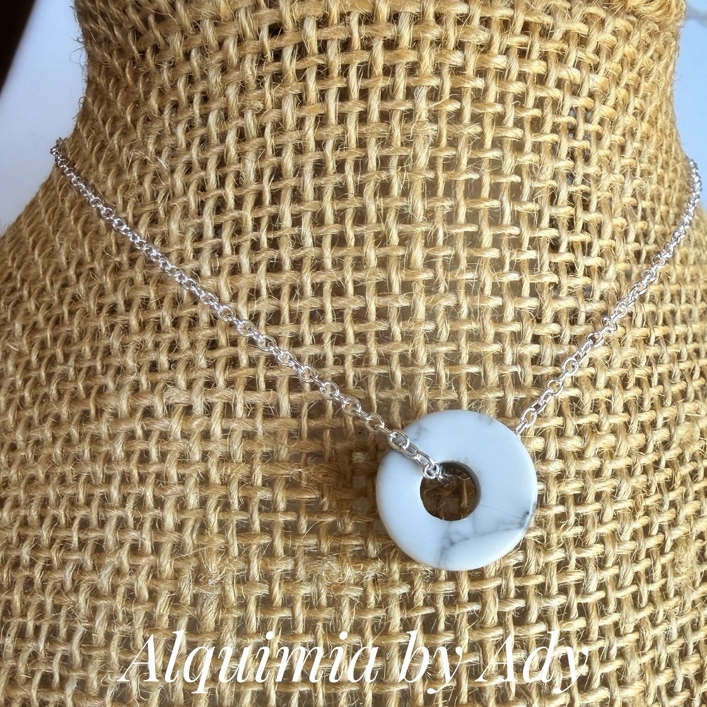 Howlite  925 starling silver pendant necklace
